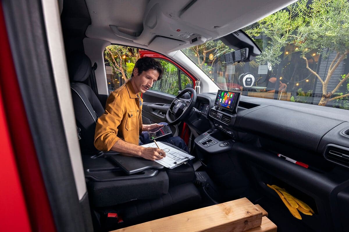 the perfect commercial small van in gibraltar 2025:  why the citroën berlingo leads the pack​